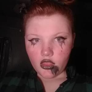 Meet your Posher, Phoebe